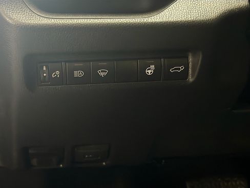 Used 2019 Toyota RAV4 XLE w/ Convenience Package AWD/4WD image 17