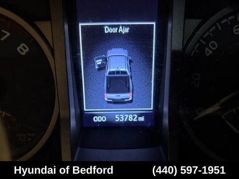 Used 2020 Toyota Tacoma TRD Sport w/ TRD Premium Sport Package AWD/4WD image 15