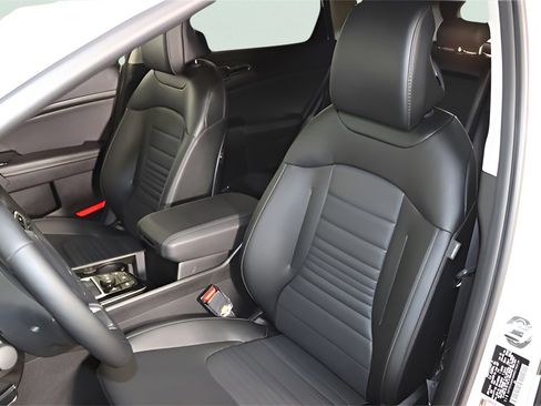 Used 2024 Kia Sportage SX image 15