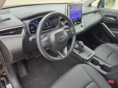 Used 2026 Toyota Corolla Cross XLE FWD image 13