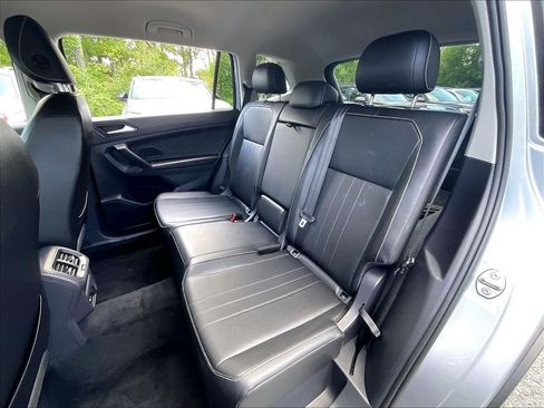 Used 2023 Volkswagen Tiguan SE AWD/4WD image 15