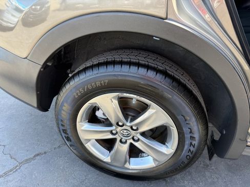 Used 2015 Toyota RAV4 XLE FWD image 21