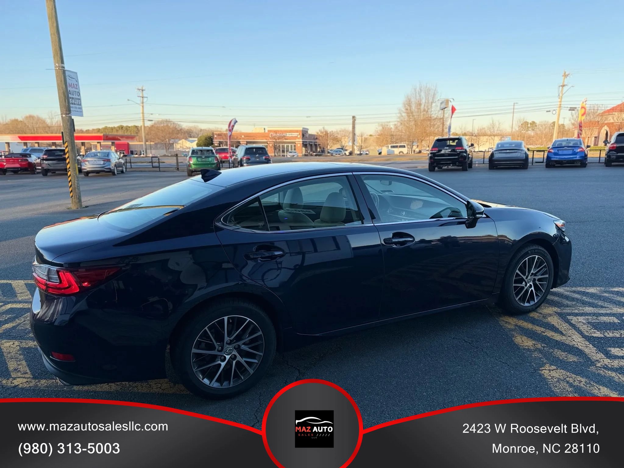 Used 2016 Lexus ES 350 w/ Navigation System Package FWD image 4