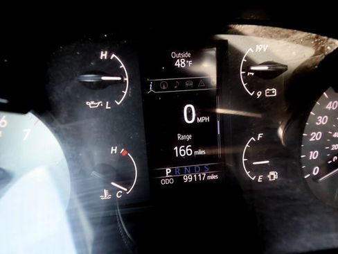 Used 2018 Toyota Sequoia SR5 image 3