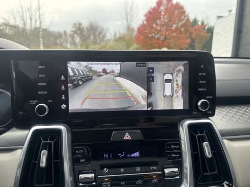 Used 2023 Kia Sorento SX Prestige image 26