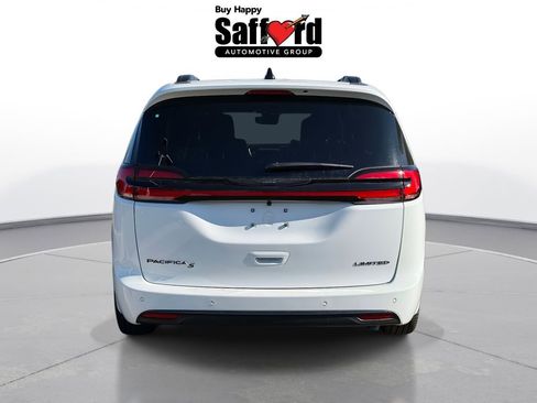 New 2026 Chrysler Pacifica Limited w/ Uconnect Theater Family Group FWD image 12