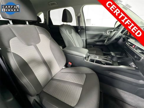 Certified 2024 Kia Sorento LX image 27