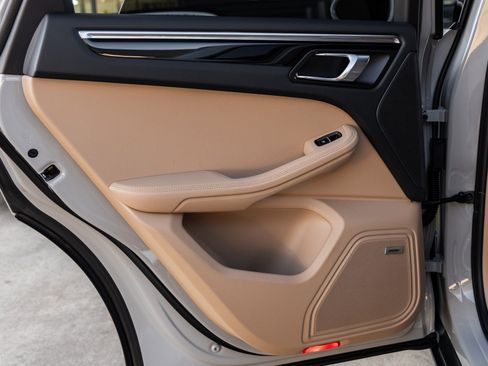 New 2026 Porsche Macan AWD/4WD image 33