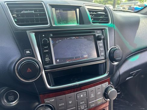 Used 2013 Toyota Highlander Limited image 22