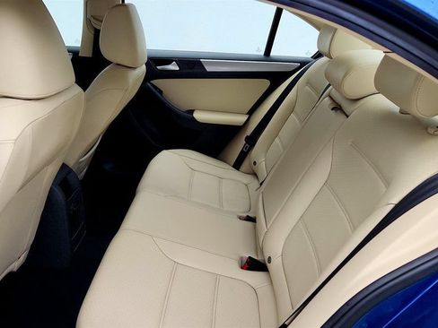 Used 2017 Volkswagen Jetta SE FWD image 20