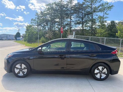 Used 2019 Hyundai Ioniq Blue FWD image 2