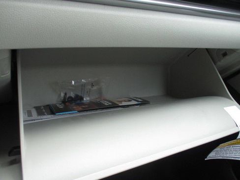 New 2025 Kia Sorento S image 24