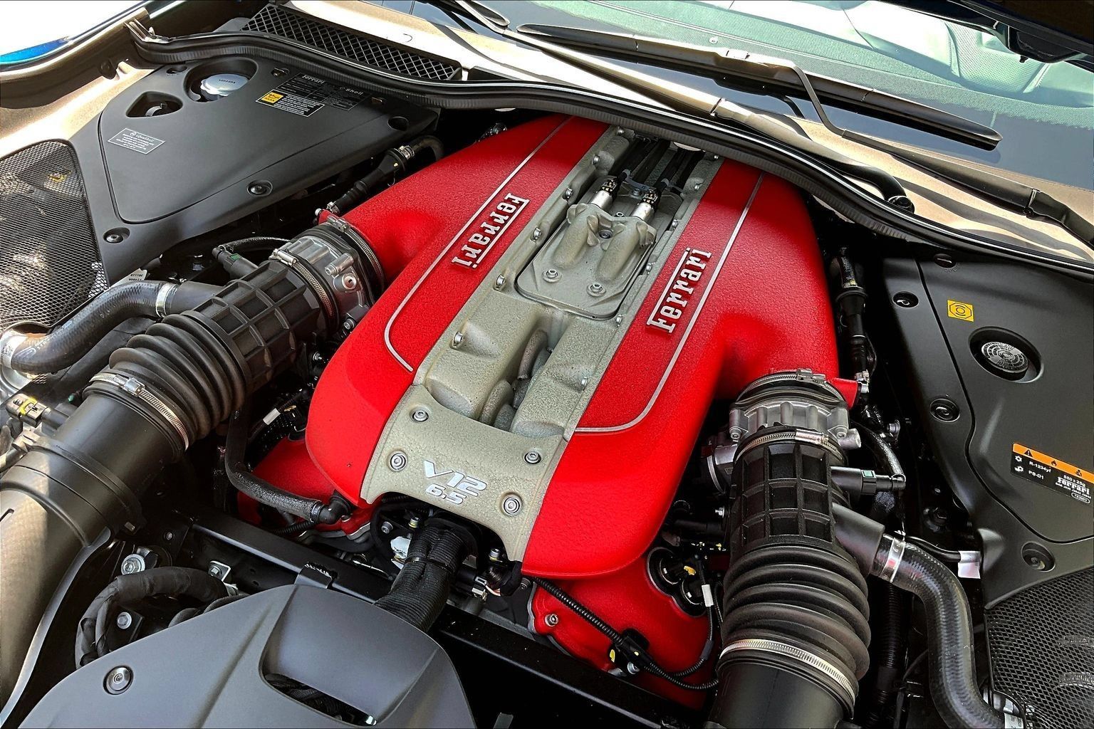 Used 2023 Ferrari 812 GTS RWD image 25