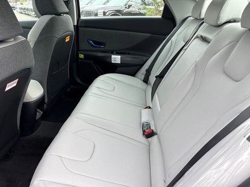 New 2026 Hyundai Elantra Limited image 22