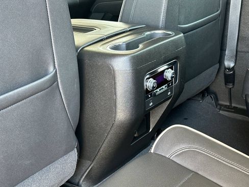 Used 2023 GMC Yukon SLT w/ SLT Premium Package RWD image 15