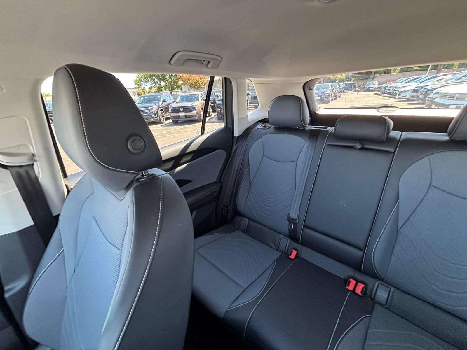 Used 2026 Volkswagen Tiguan SE AWD/4WD image 40