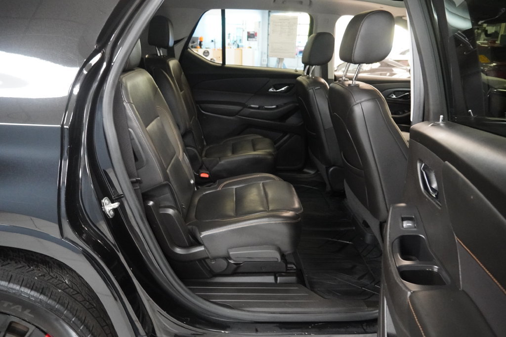 Used 2021 Chevrolet Traverse Premier w/ Redline Edition AWD/4WD image 27