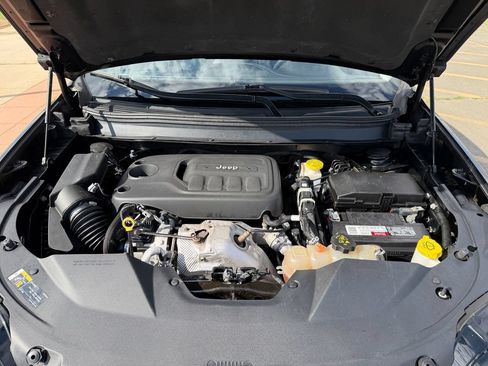 Used 2019 Jeep Cherokee Limited AWD/4WD image 29
