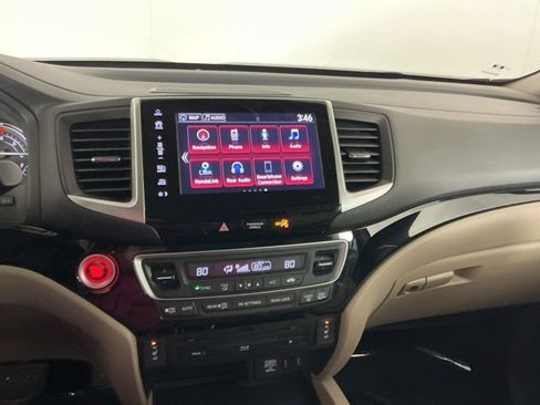 Used 2017 Honda Pilot Touring image 18