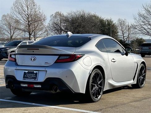 Used 2023 Toyota GR86 Premium image 4