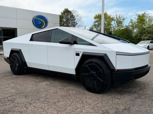 Used 2024 Tesla Cybertruck AWD Crew Cab image 6