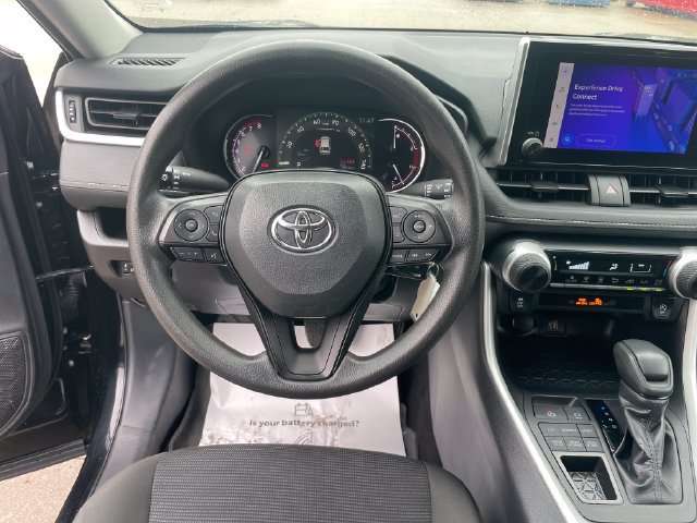 Used 2025 Toyota RAV4 LE AWD/4WD image 23