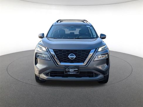 Used 2023 Nissan Rogue SV w/ SV Premium Package image 2