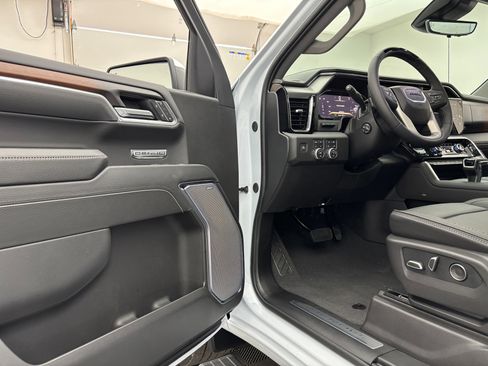 New 2026 GMC Sierra 1500 Denali AWD/4WD image 18