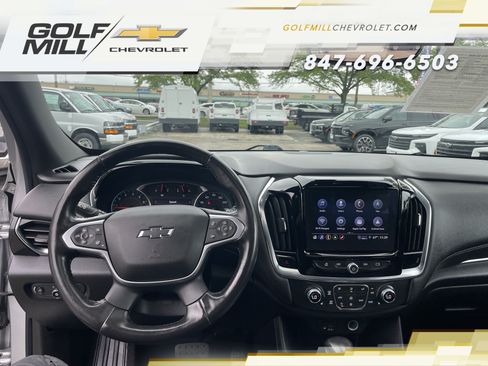 Used 2022 Chevrolet Traverse RS AWD/4WD image 16