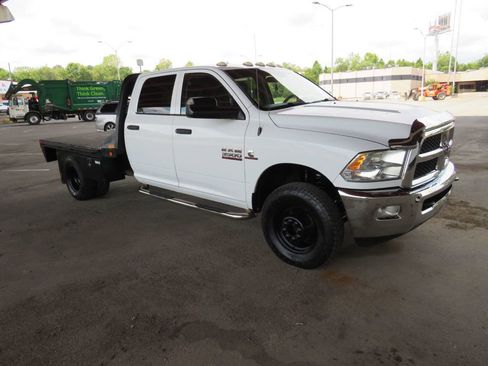 Used 2016 RAM 3500 Tradesman w/ Chrome Appearance Group image 4