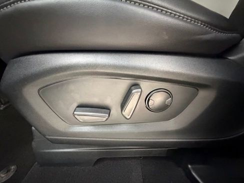 Used 2023 Ford Explorer XLT w/ Equipment Group 202A AWD/4WD image 27