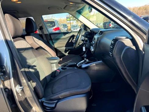 Used 2016 Kia Soul Base 6A image 14