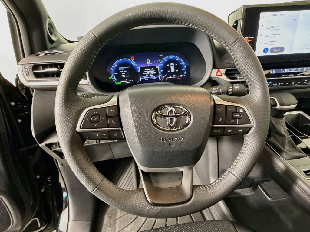 Used 2026 Toyota Sienna Platinum AWD/4WD image 11