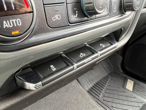 Used 2019 Chevrolet Silverado 1500 LT w/ All Star Edition AWD/4WD image 32