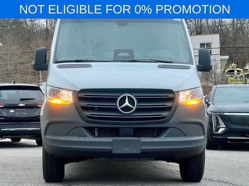 Used 2025 Mercedes-Benz Sprinter 2500 image 2