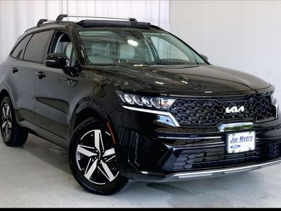 Used 2023 Kia Sorento S w/ Panoramic Sunroof Package