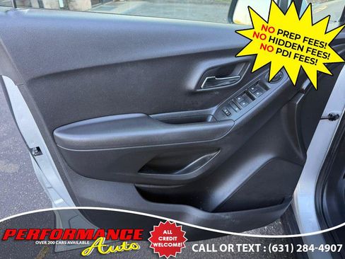 Used 2018 Chevrolet Trax LT w/ LT Convenience Package AWD/4WD image 24
