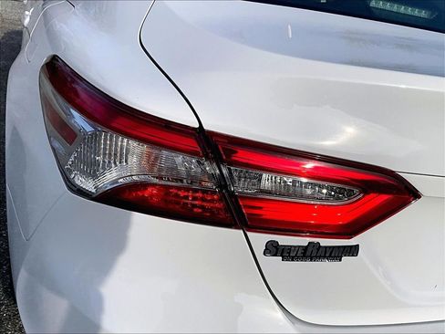 Used 2020 Toyota Camry LE image 24