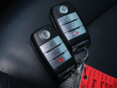 Used 2015 Kia Soul ! w/ Sun & Sound Package FWD image 24