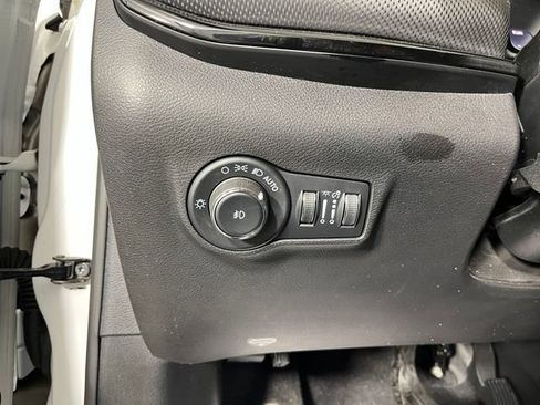 Used 2023 Jeep Compass Latitude w/ Convenience Group AWD/4WD image 18
