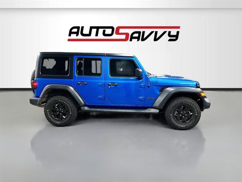 Used 2022 Jeep Wrangler Unlimited Willys image 8