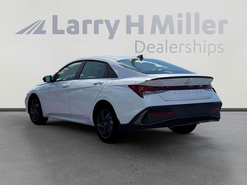 New 2026 Hyundai Elantra SEL Sport FWD image 5