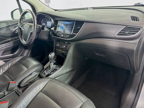 Used 2020 Buick Encore Essence FWD image 33