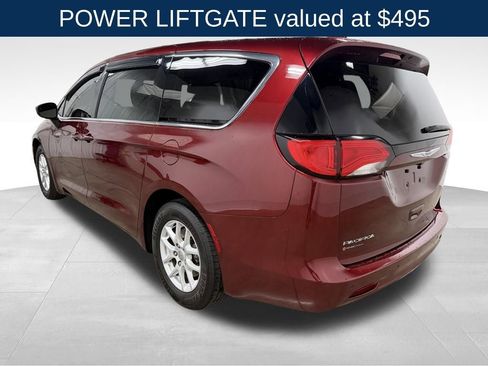 Used 2017 Chrysler Pacifica Touring image 7