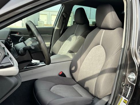 Used 2024 Toyota Camry LE image 6