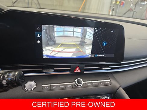 Certified 2025 Hyundai Elantra Limited FWD image 24