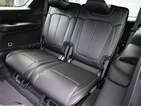 New 2025 Jeep Grand Cherokee L Limited image 14