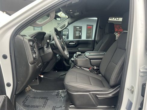 Used 2022 Chevrolet Silverado 2500 Custom w/ Custom Convenience Package image 9