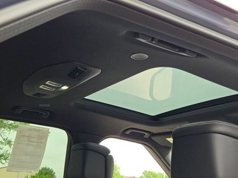 Used 2023 Land Rover Discovery HSE R-Dynamic image 11