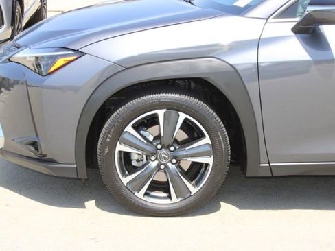 Used 2025 Lexus UX 300h FWD image 4
